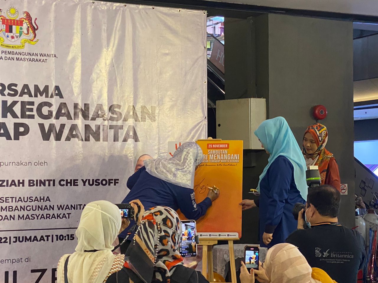 Ceramah “Hentikan Keganasan Terhadap Wanita” 2